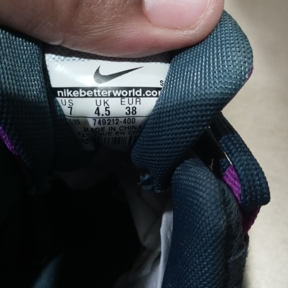 Nike Air Max 95 Athletic Shoes/Sneakers - Picture 9 of 14